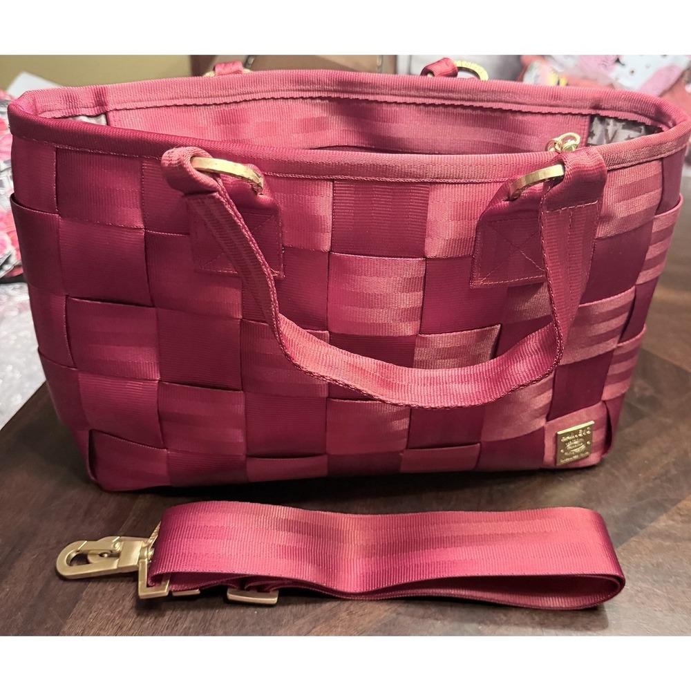 Harvey's seatbelt seat belt bag Purse Tote Crossbody Red Medium Strap